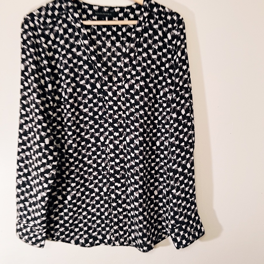Banana Republic Long Sleeve size Medium - Picture 2 of 4